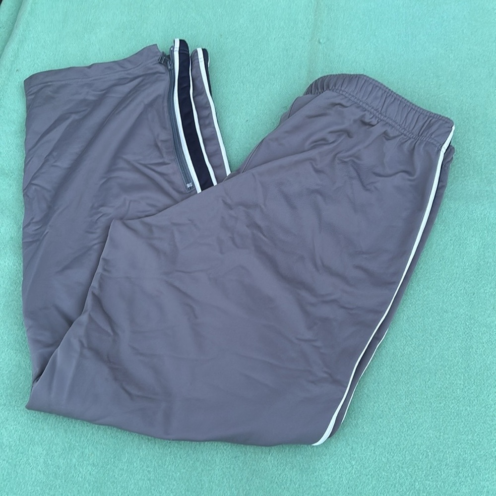 Old Navy Outlet Men’s Gray Sweat Pants Side Stripes Elastic Drawstring Waist XL